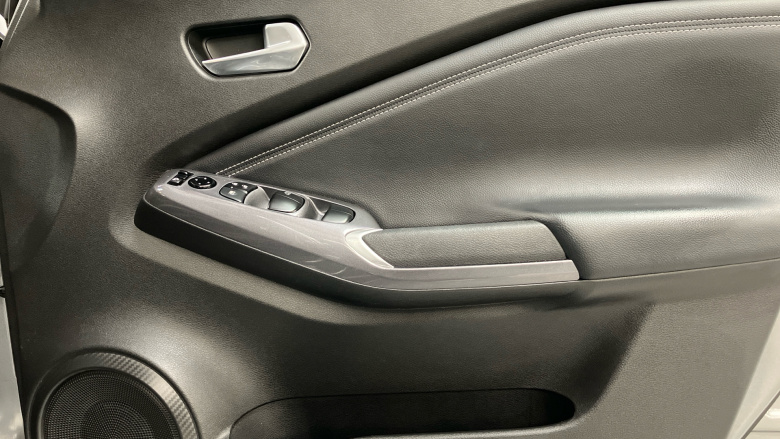 Nissan Juke 1.0 DiG-T 114 N-Connecta 5dr DCT Petrol Hatchback